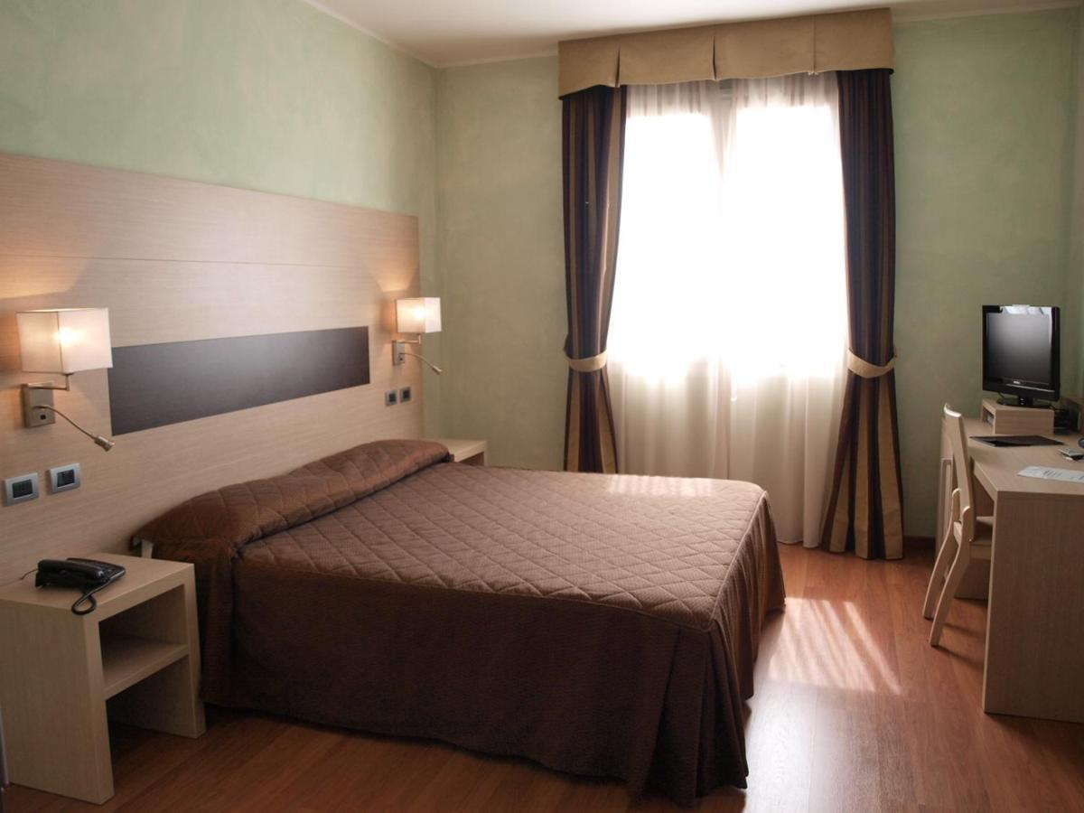 Hotel Arthur Solignano Nuovo Luaran gambar