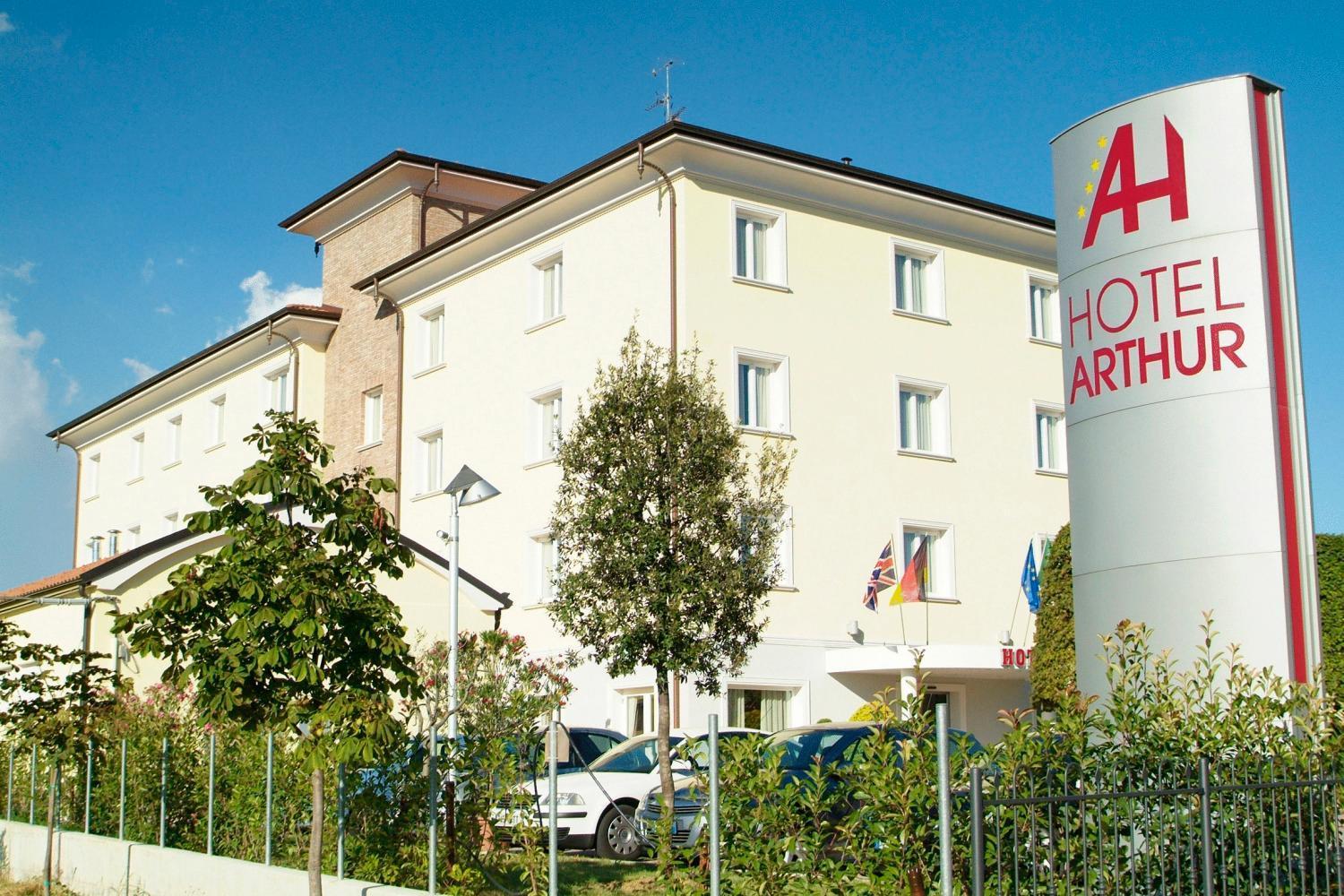 Hotel Arthur Solignano Nuovo Luaran gambar