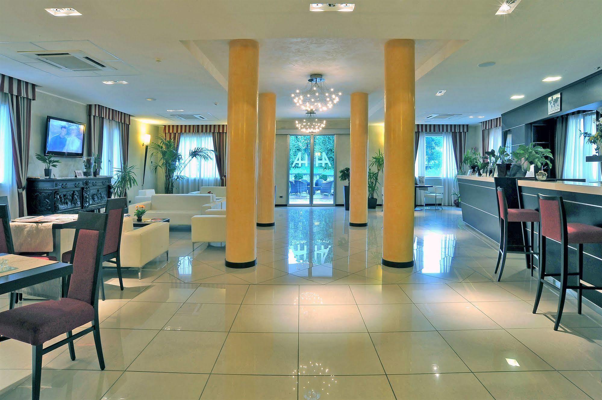 Hotel Arthur Solignano Nuovo Luaran gambar